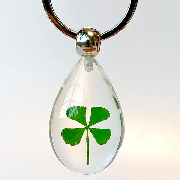 New Promotional Souvenir Gifts Handicrafts Acrylic Four Leaf Clover Keychain Pendants Clear Resin Key Chain Charming Key Ring