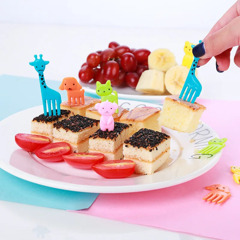 Creative Animal Farm Fruit Fork Cartoon Fruit Toothpick for Kid Plastic Snacks Cake Dessert Food Picks