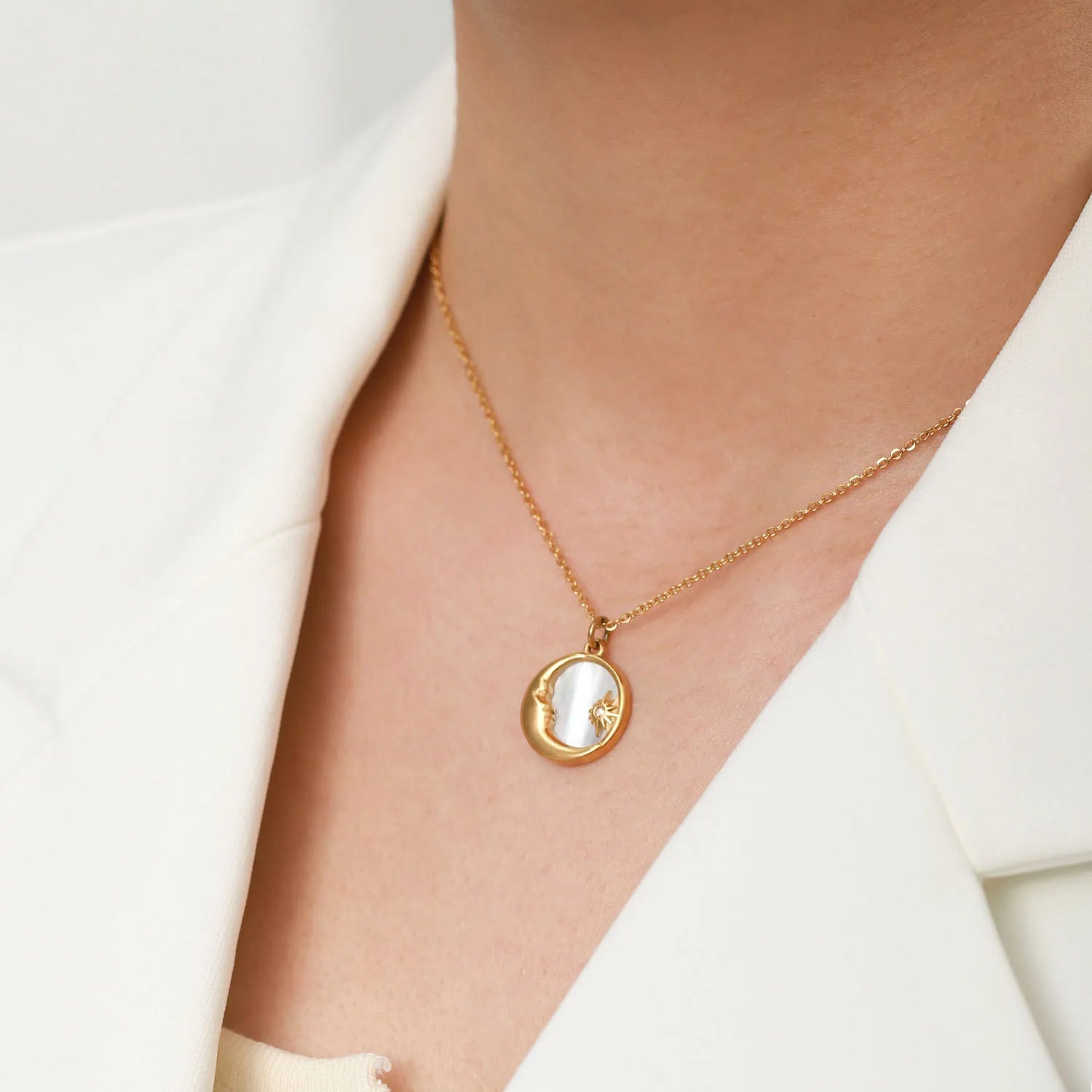 New Natural White Shell Chain Waterproof Stainless Steel Gold Plated Moon Pendant Necklace for Women