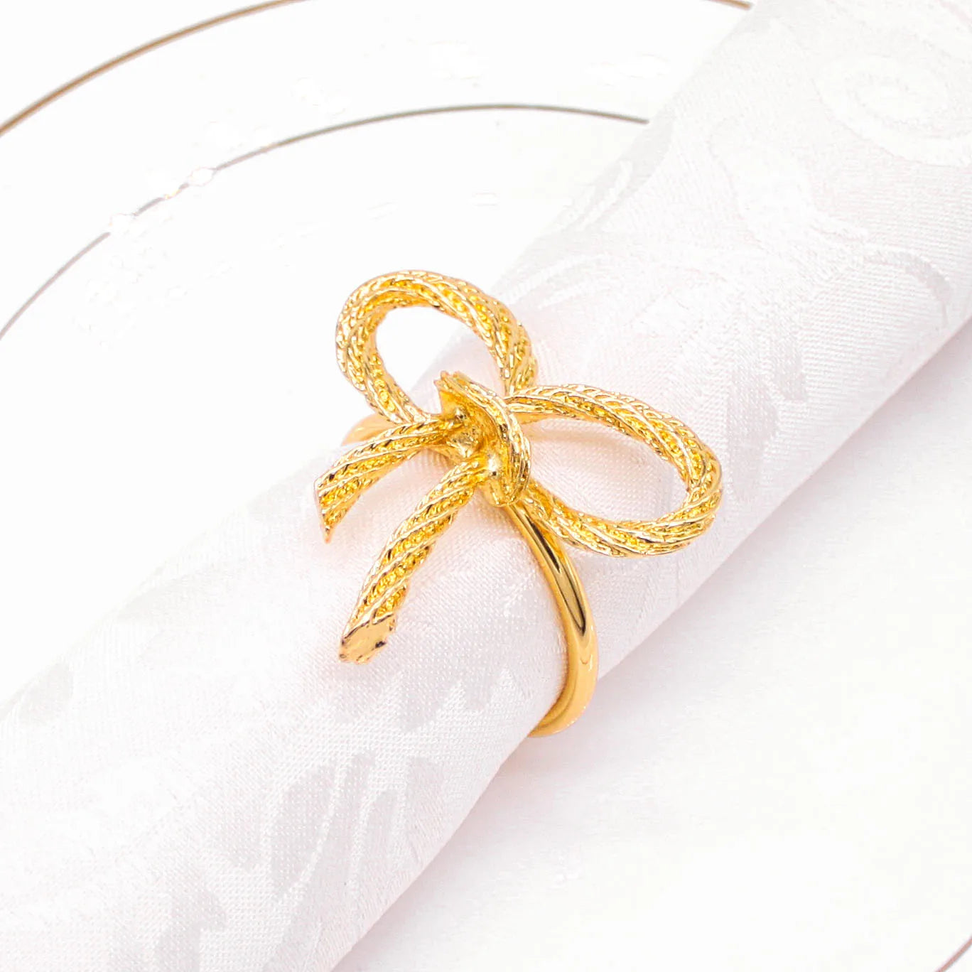 Hot Sale Cheap Price Simple Metal Napkin Holder Bow Napkin Ring for Party Wedding Table Decoration