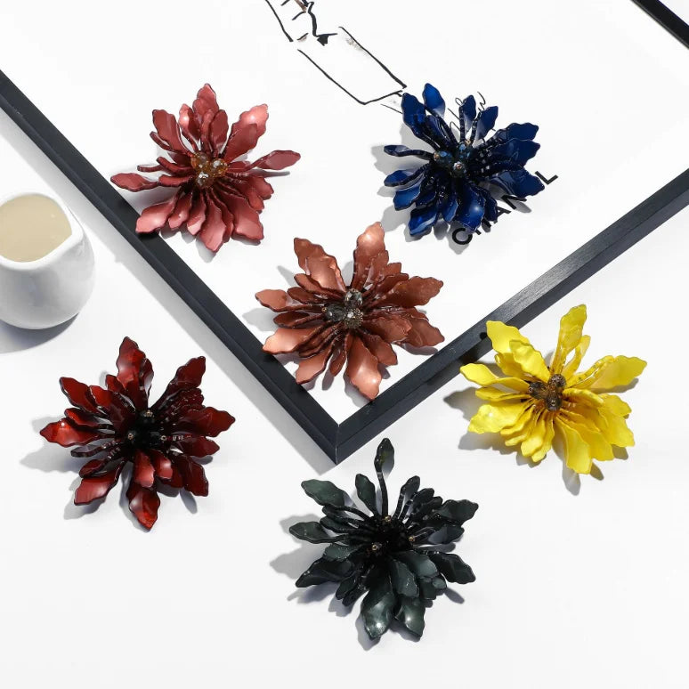 Hot Sale Fashion Acrylic Big Flower Brooch Pin for Women Casual Party Holiday Jewelry Accessories