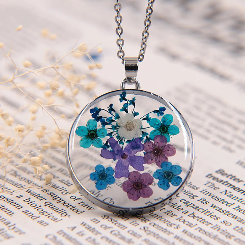 IVR Trendy Jewelry Dried Flower Resin Necklaces Acrylic Charms Custom Dry Flower Pressed Necklace Pendants