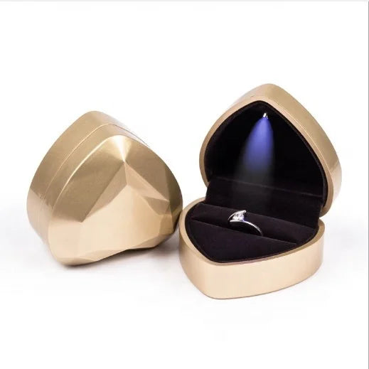 Luxury Golden Leather Paper Unique Heart Shape Led Light Jewelry Ring Box