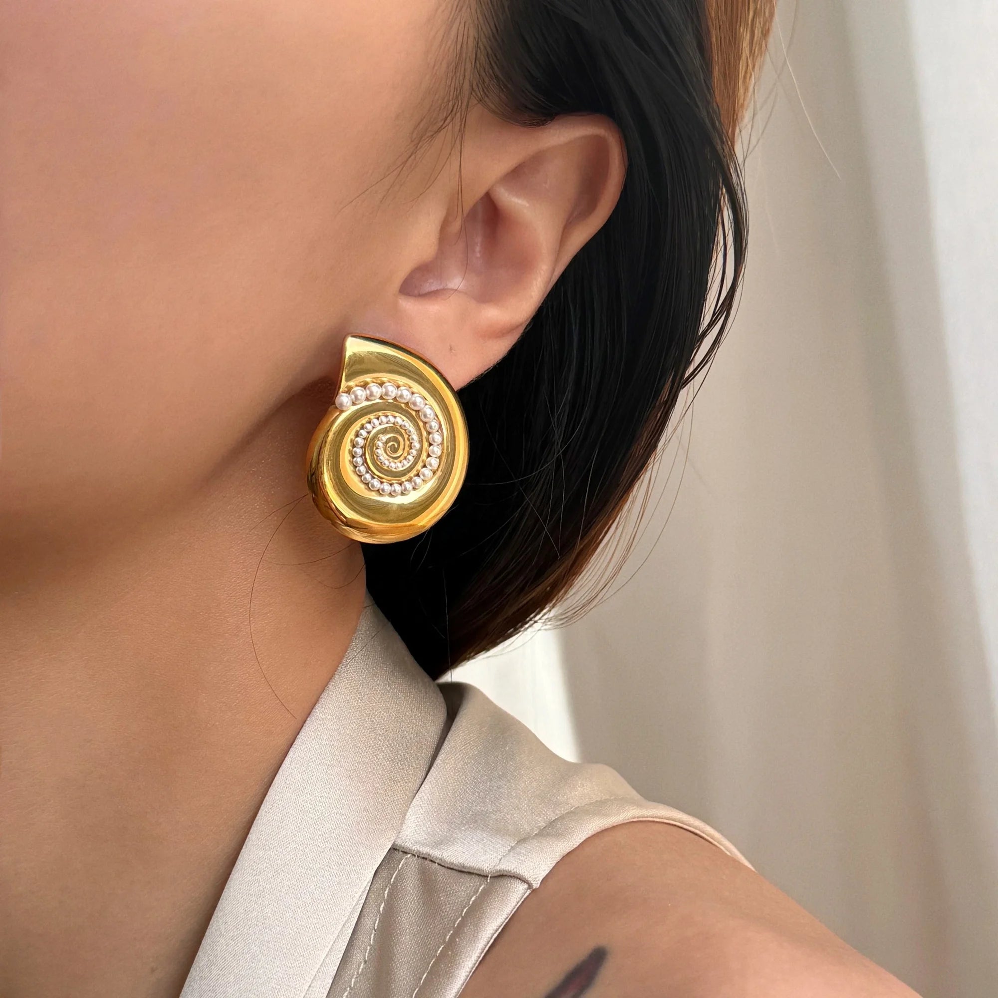 2024 Dazan New 18k Gold Plated Unique Hypoallergenic Stainless Steel Imitation Pearl Snail Shell Earrings Beach Hawaiian Jewelry