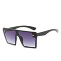 2020 Ladies Rivet Sunglasses Women Oversized One Piece Lenses Hot Selling Female Square PC Sun Glasses