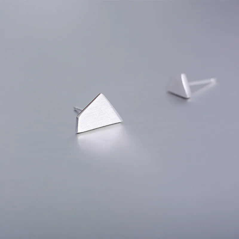 Factory Wholesale Silver Geometric Stud Earrings for Women Cute Fashion Jewelry for Engagement or Wedding