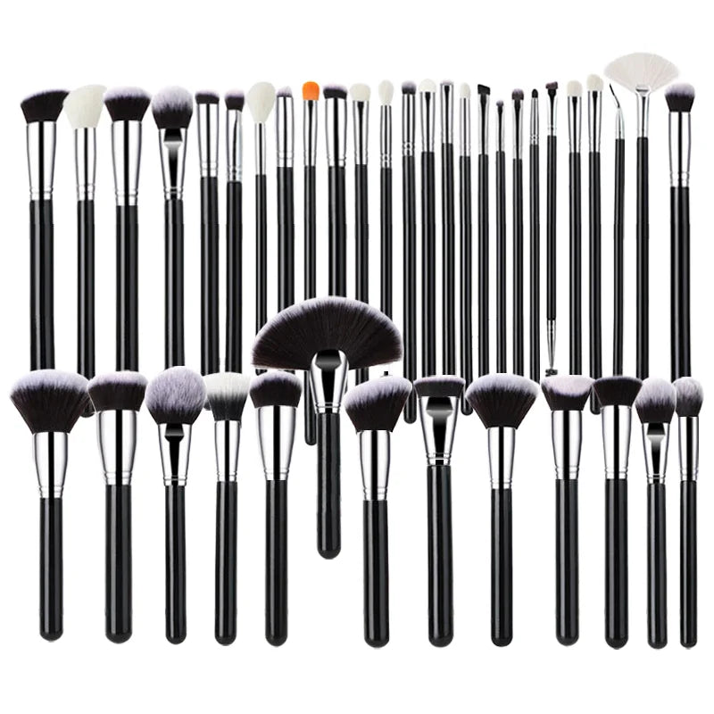 Factory Hot Sale 12 Pcs Mini Cute Travel Makeup Brushes Portable Cosmetics Soft Hair Makeup Brush Set Beauty Tools