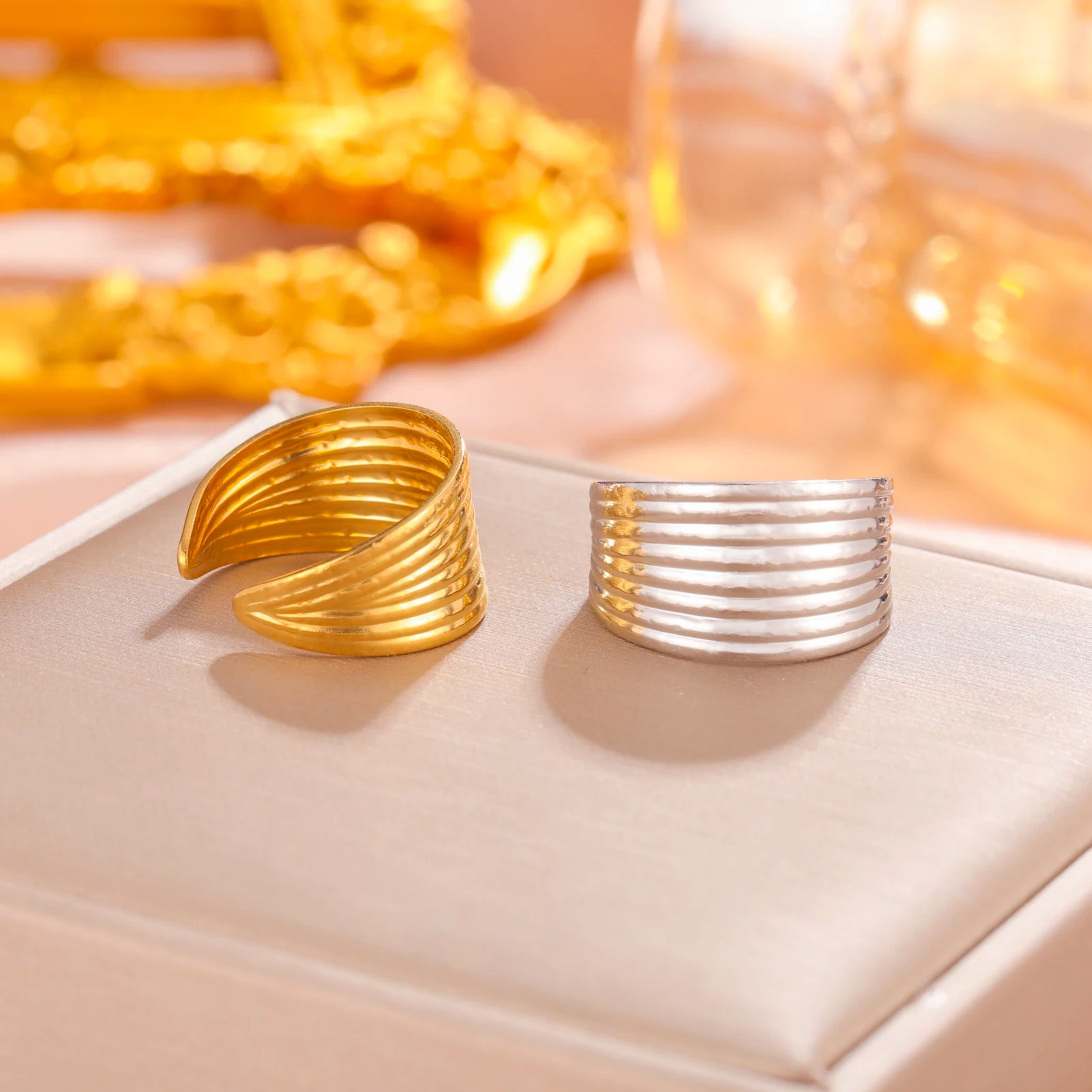 Wholesale Solid Line Finger Ring Gold Plated Stainless Steel Simple Finger Ring for Women Men Jewelry Gifts for Friends