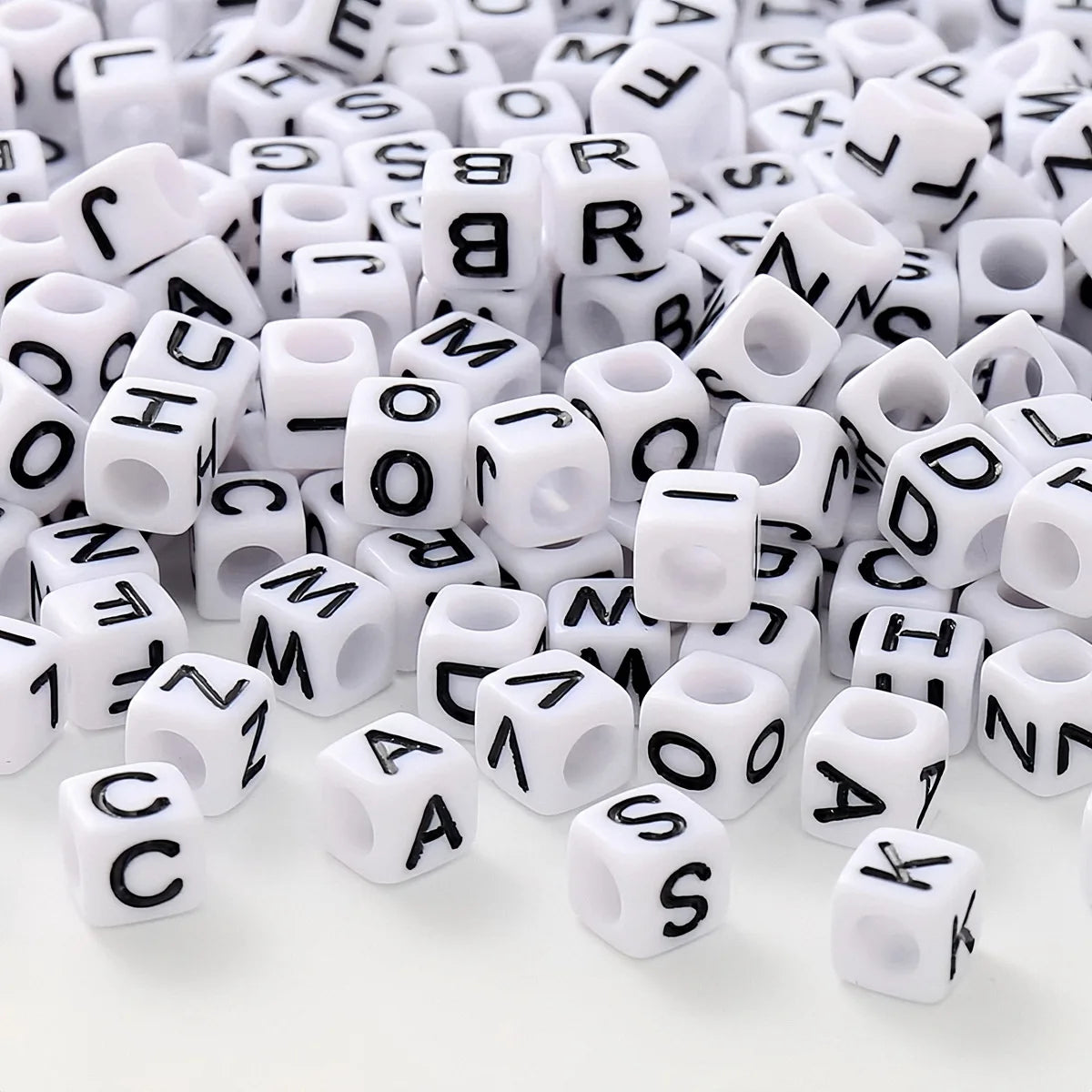 100pcs/Pack 6x6mm Plastic Acrylic English White Cube Letter Beads Alphabet Beads Text Beads