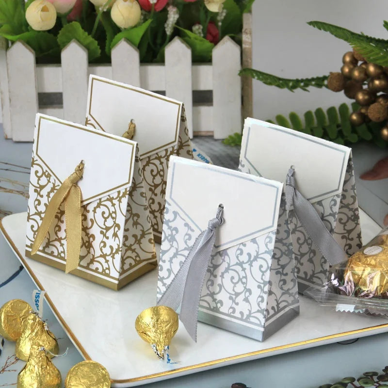 Chinese Manufacturers Wholesale Retail Paper Material Arab Cheap Decorate Luxury White Wedding Indian Favor Boxes for Door Gifts