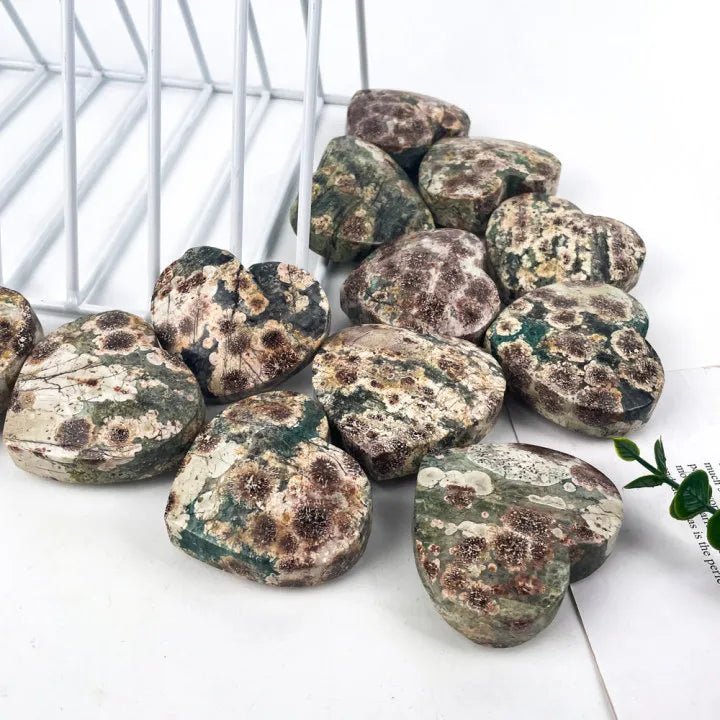 Crystals Wholesale Bulk Machine Carved Exquisite and Beautiful Palm Stone Green Flower Agate Heart for Having Fun