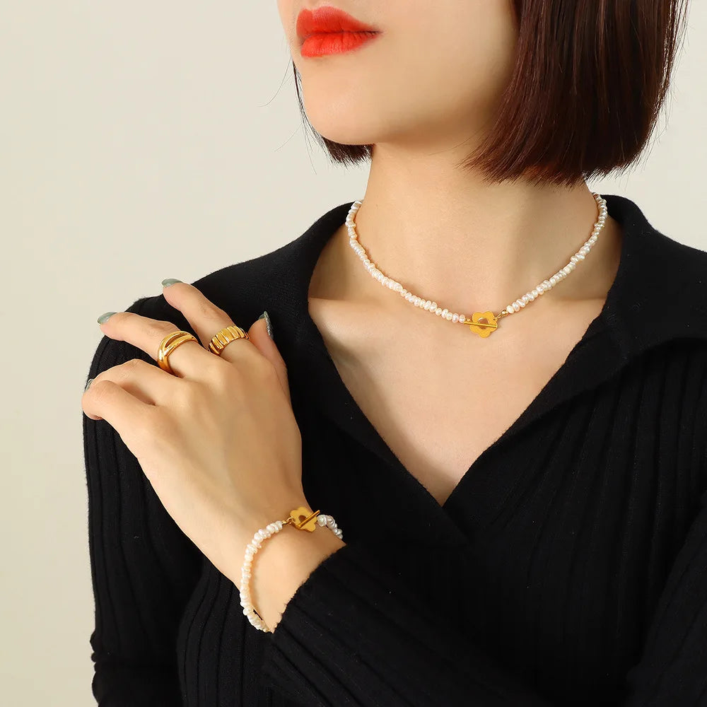 Joolim Jewelry 18K Gold Plated Fresh Water Pearl Flower Toggle Necklace Stainless Steel Jewelry Wholesale