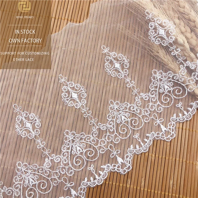 Factory Wholesale Water Soluble Polyester Mesh Lace Embroidered Heart Lace for Garments and Bags Trim Lace