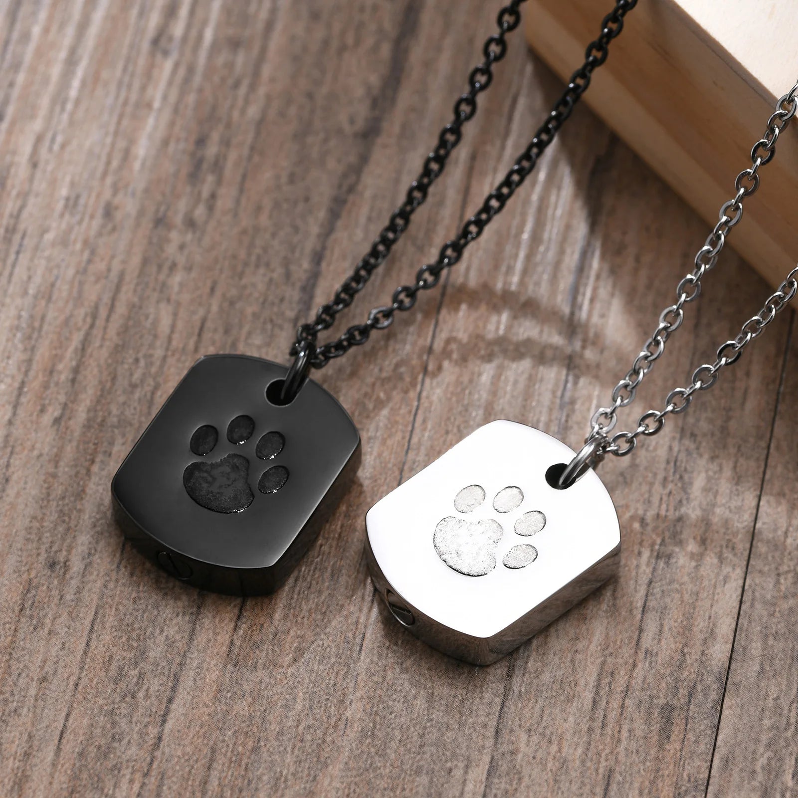 High Quality Puppy Paw Engraved Stainless Steel Cremation Pet Urn Pendant Necklace Memorial Ashes Keepsake Holder Special Gifts