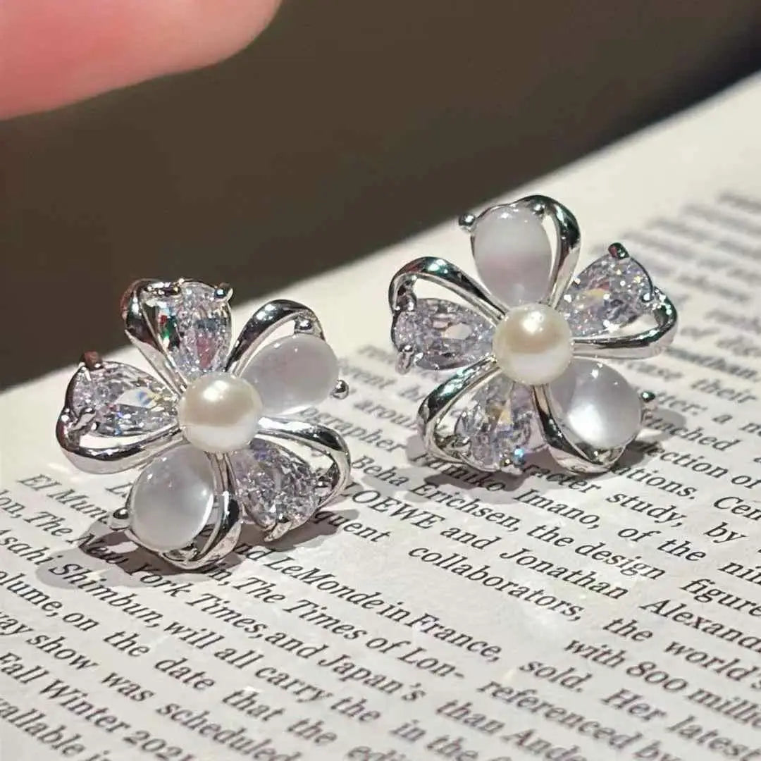 Anti Allergy Design Petal Pearl Stud Earrings 5-6mm Natural White Freshwater Bread Pearl Platinum Plated AAAA Grade Women's