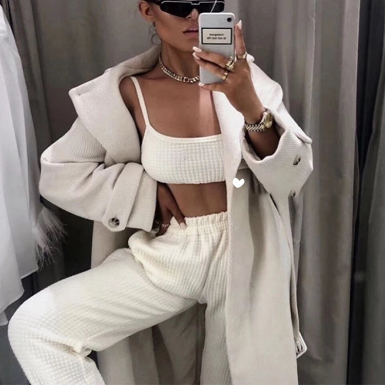 Custom logo Sweat Suits Wholesale Tracksuit Outfits for Ladies Two Piece Crop Top and High Waist Jogger Pants Set Women