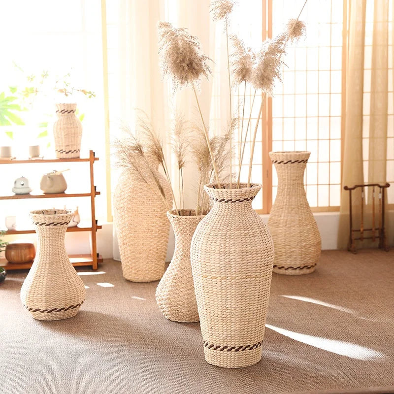 Modern Home Decor Elegant Rattan Woven Floor and Table Vase with Dried Flowers for Wedding Arrangements