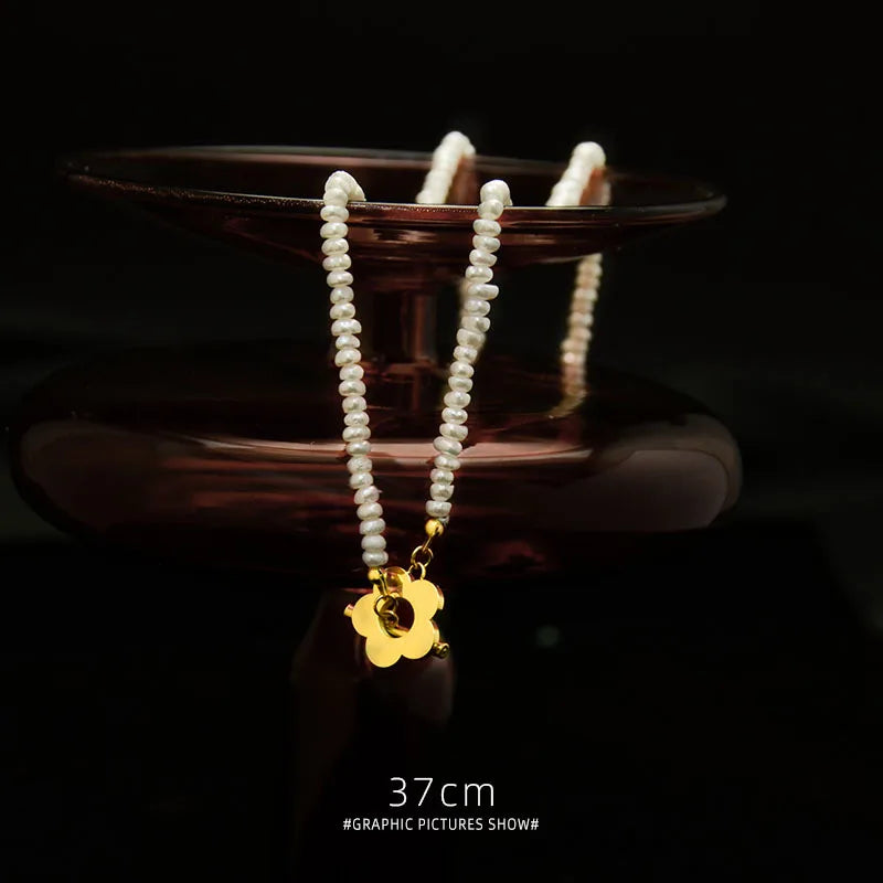 Moge Elegant Daisy Flower Choker Toggle Clasp Freshwater Pearl Necklace Dainty Natural Pearl Beads Collar Necklace for Women