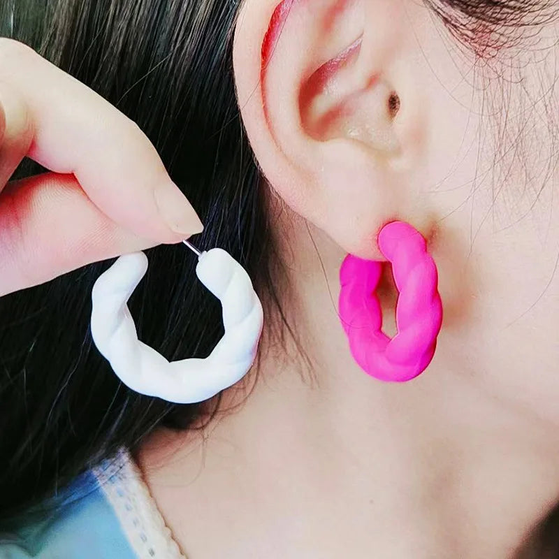 12 Macaron Colors Korean Acrylic Twisted Circle Hoop Earrings Screw Thread C-Shaped Drop Earring for Women DROPSHIPPING