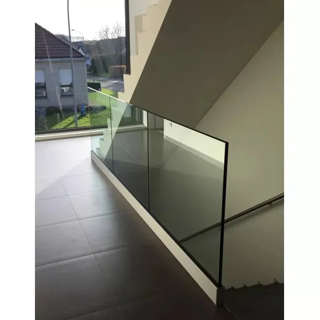 Modern Stainless Steel 304/316 Aluminum/Wooden Stone/PVC Balcony & Terrace Railing with 12mm Tempered Glass U-Channel Villa