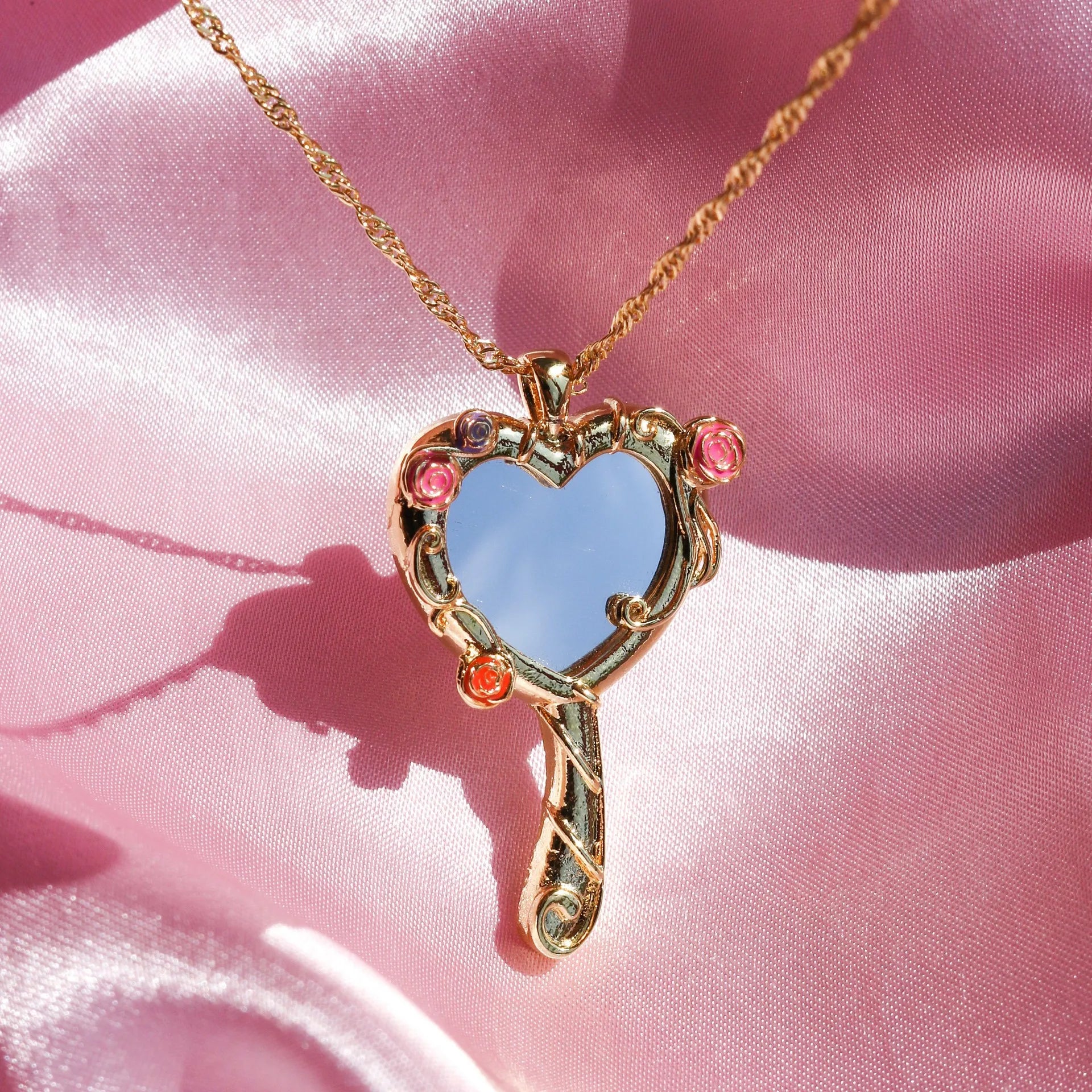 Wholesale Collier PVD 18k Gold Plated Heart Magic Mirror Inlaid Photo Frame Pendant Necklaces for Women
