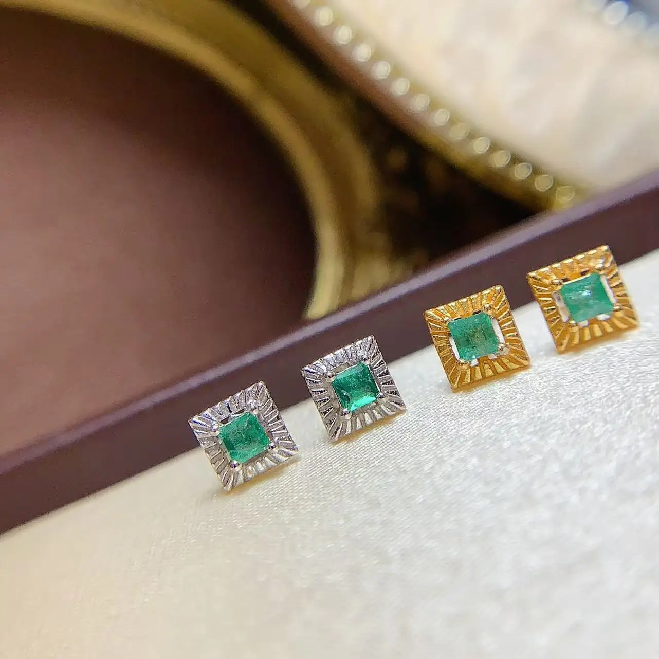 Factory Supply 925 Sterling Silver Gold Vermeil Classic Stud Natural Emerald Handmade Women's Earrings Party Anniversary Gift
