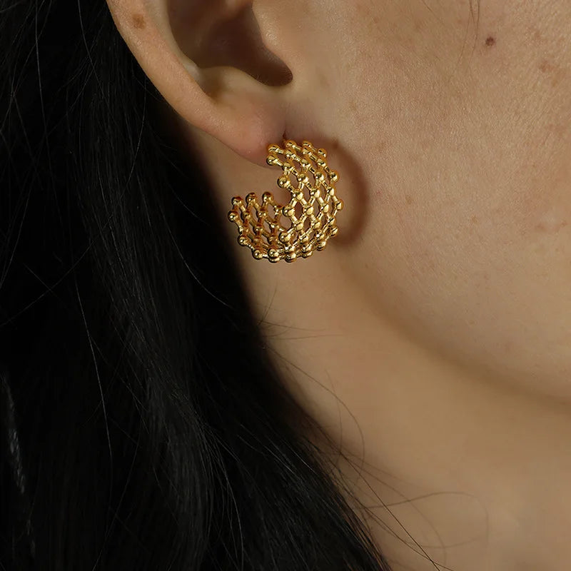 Simple Retro 18K Gold Plated Bead Link C Shaped Earring Stainless Steel PVD Personalized Mesh Cellular Stud Earrings YF4056