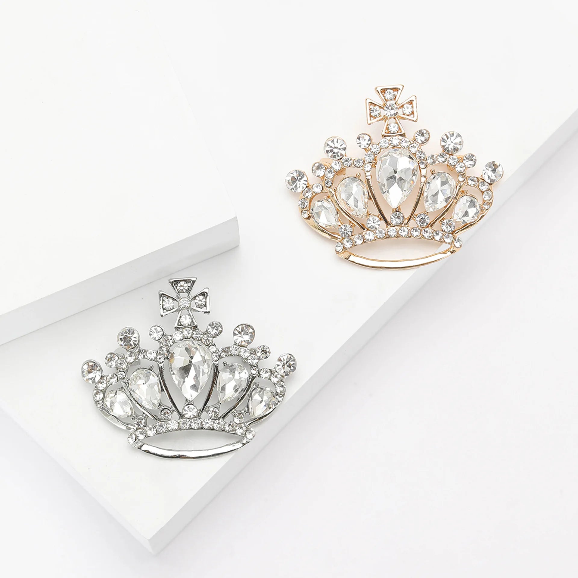 Custom Brooch Badge Lapel Pin Accessories Rhinestone Crown Brooch Pin for Men Women Shirt Coat Suit Decoration