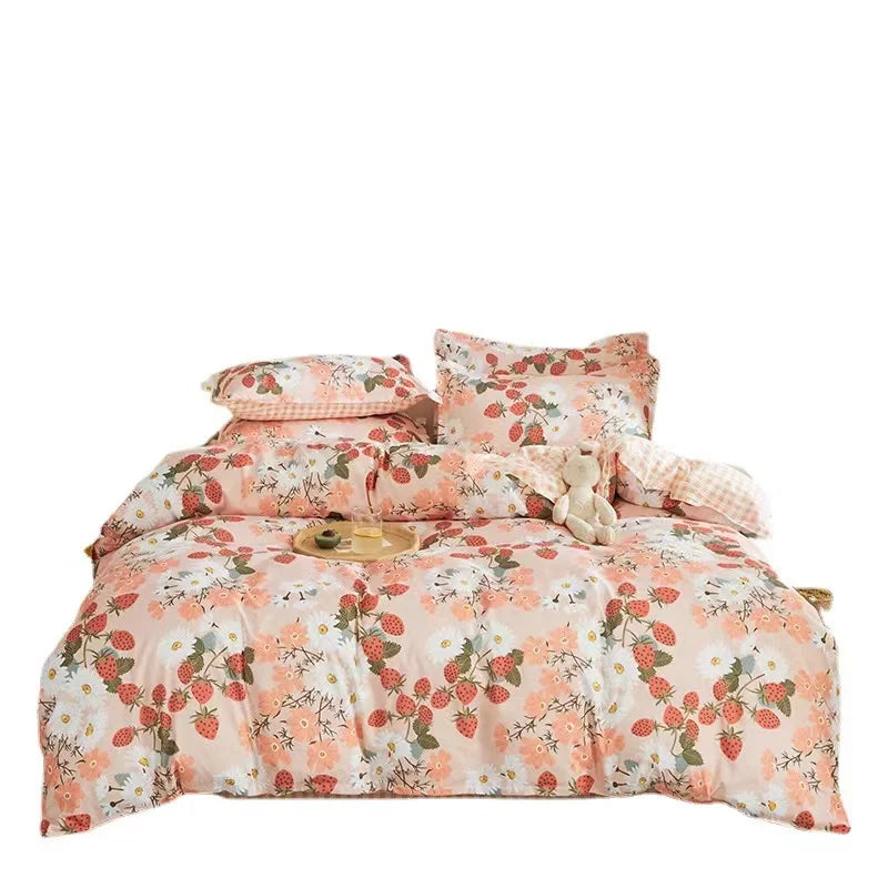 High Quality Flower and Strawberry  Bed Sheet Cute  Bedding Set 100 Cotton for Home Hotel