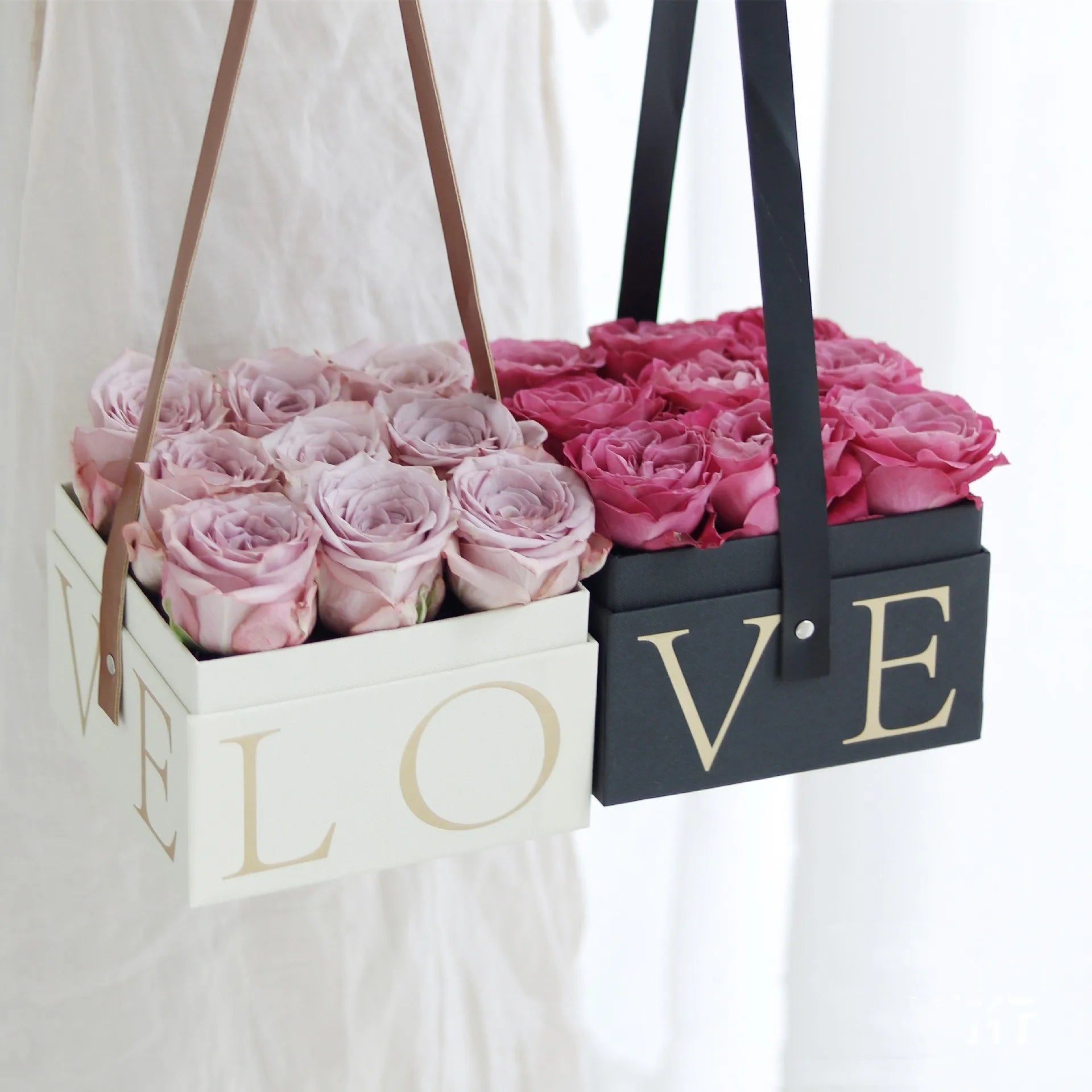 High-End Gift Box Packaging Box Portable Square Valentine's Day Romantic Flower Box with Handle