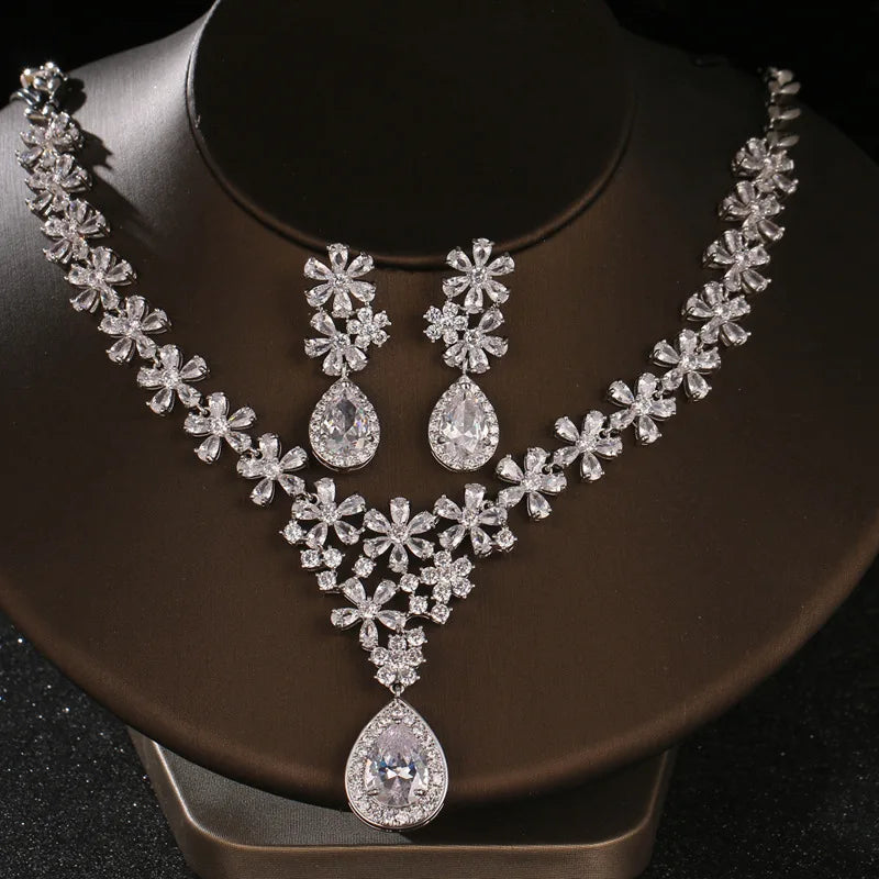 2022 Hot Selling Wedding Jewelry Accessories Bridal Zircon Jewelry Set Temperament Flower Necklace Earrings Set for Women
