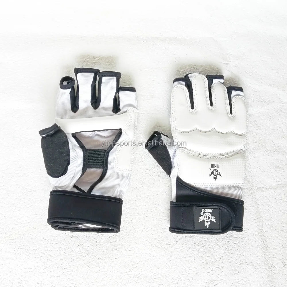 Customized Comfortable MMA Gloves Karate Mitts Gloves for Training