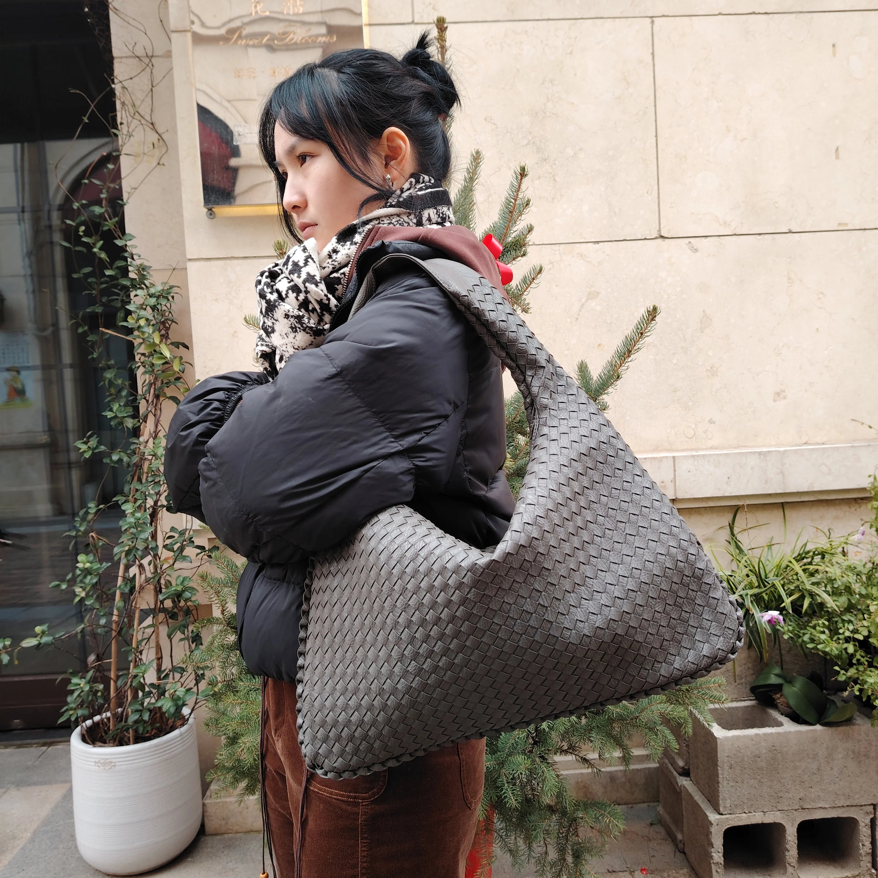 3078 -1 Custom Hot Sale Women's PU Leather Woven Braided Tote Bag Fashionable Woven Designer Ladies Shoulder Bags Zip for Winter