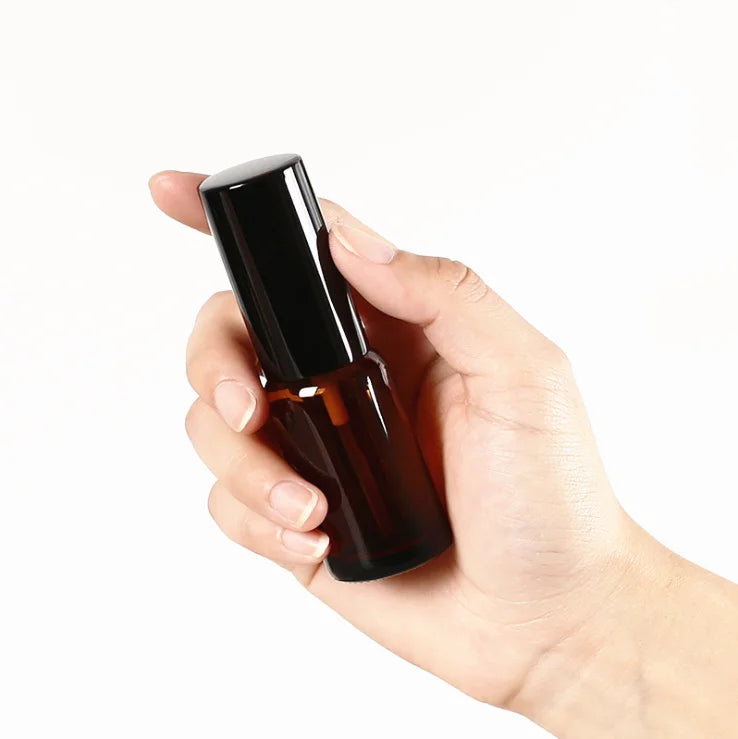 Stocked Amber Glass Spray Pump Bottle 50ml 100ml Dark Brown Aluminum Head Essential Oil Serum Bottle