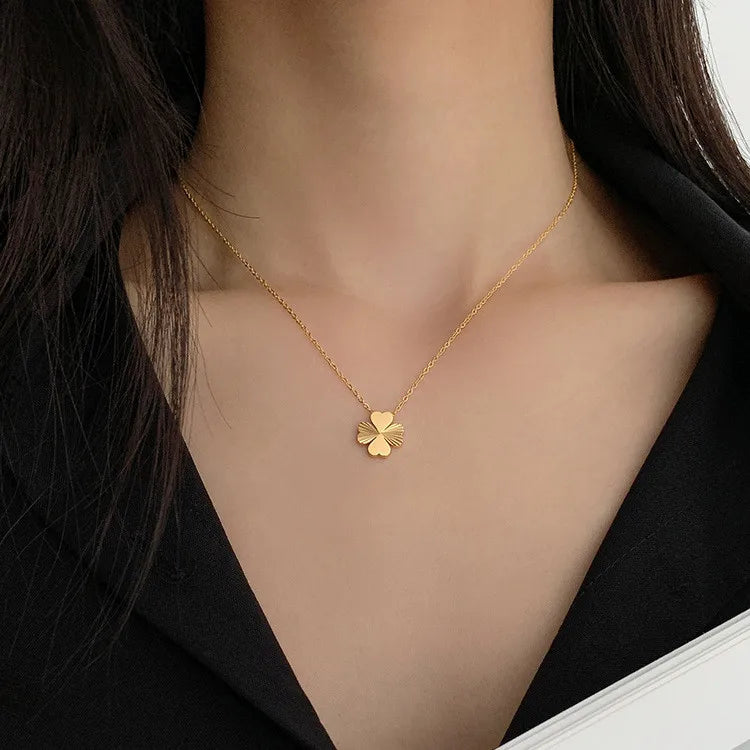 2022 Summer Fashion New Stainless Steel 18k Gold Light Luxury High-end Four-leaf Clover Choker Necklace