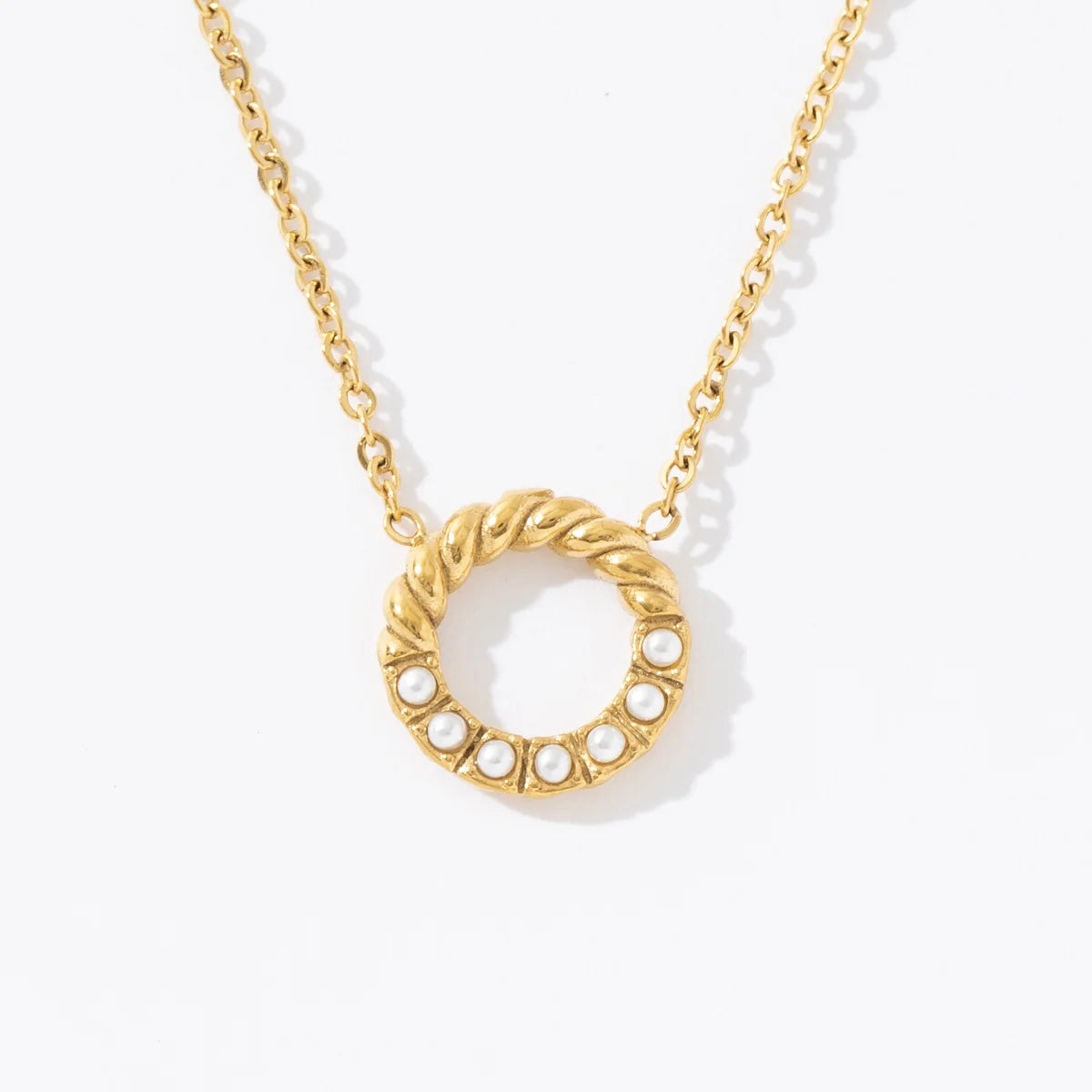 Fashion Jewelry Geometric 18k Gold Plated Stainless Steel Pearl Circle Twist Pendant Necklace for Women
