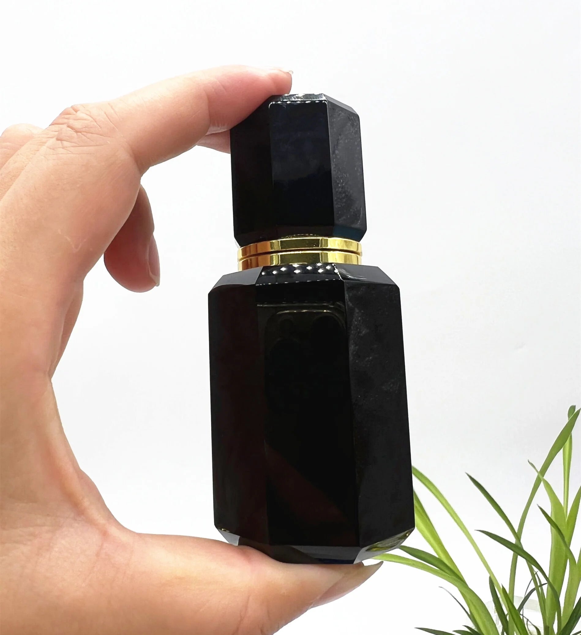 Sandblasted Logo 3ml 6ml Black Crystal Perfume Bottle with UV/Engraving Printing Luxury Home Decor & Wedding Gift
