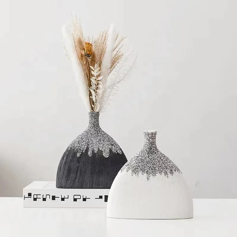 Nordic Creative Modern Ceramic Vase with Matt Glaze for Wedding Celebrations Living Room Decor Features Natural Dried Flowers