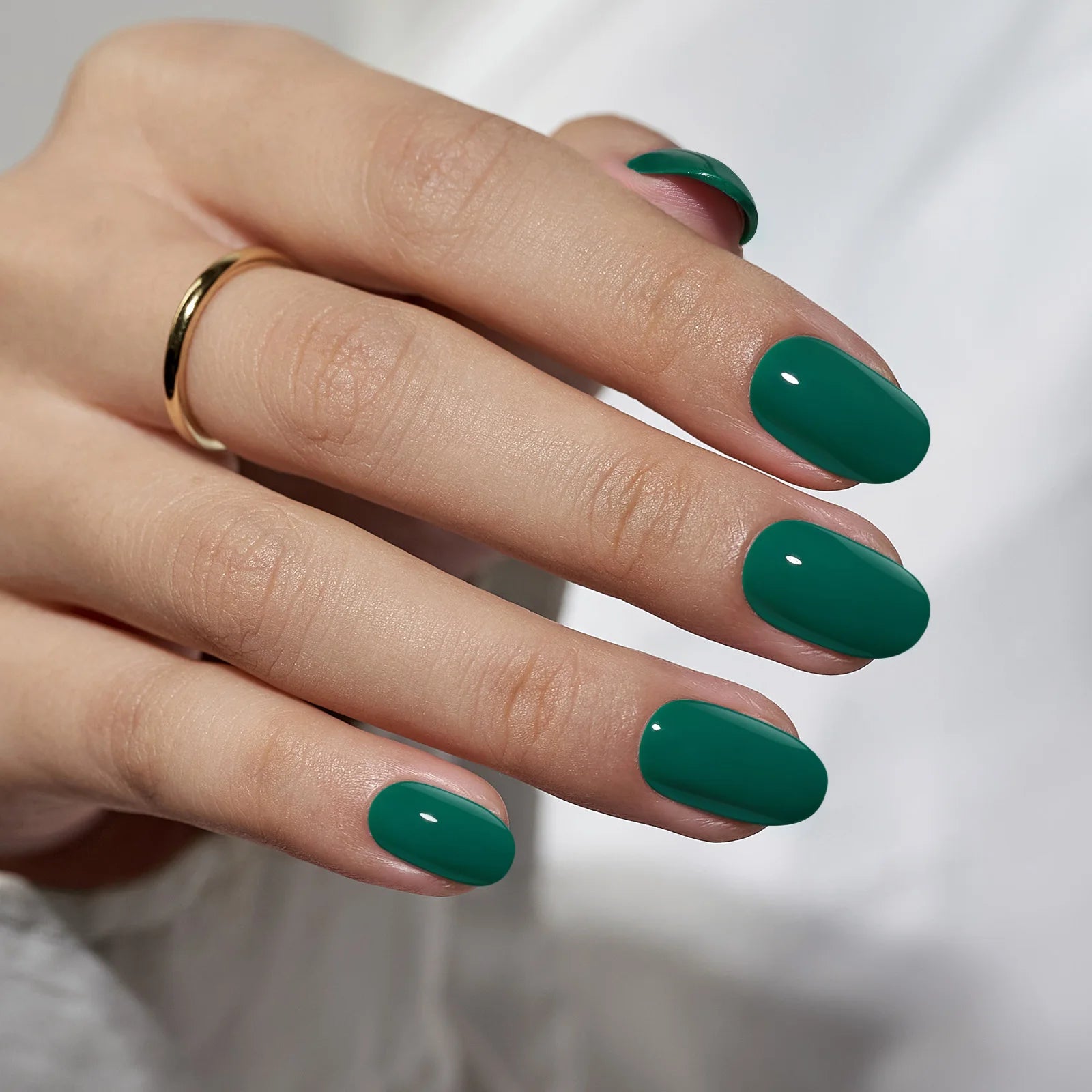 BTArtbox Solid Color Natural Reusable Stick on False Nails Press Wholesale Soft Gel Dark Green Short Oval Press on Nails Bulk