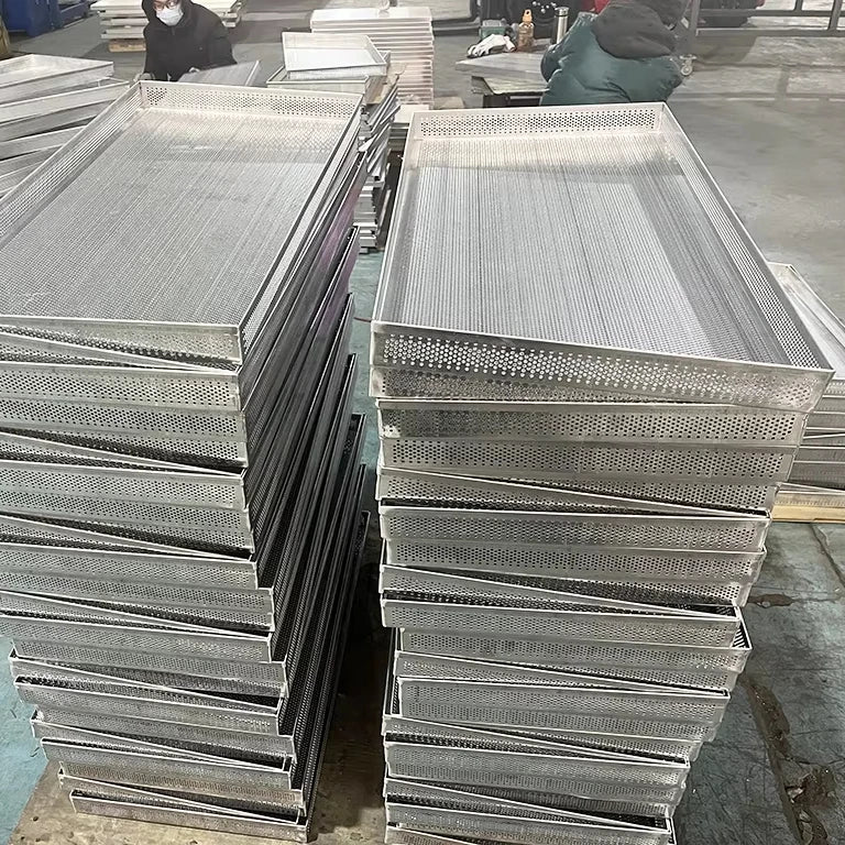 Stainless Steel Wire Mesh Perforated Baking Tray Sheetbun Pan Sheetused for Oven with Trolley