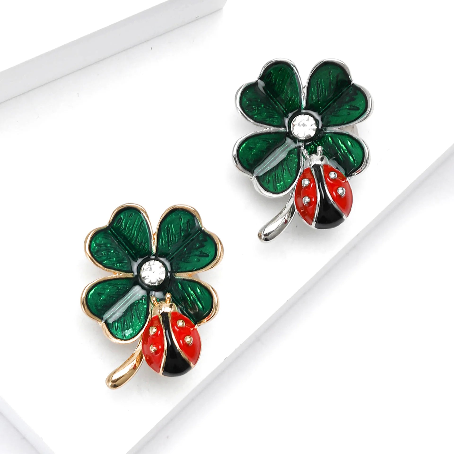 Unisex Four-Leaf Clover Ladybug Brooch Creative Alloy Enamel Fashion Accessory for Wedding Gift Party Engagement