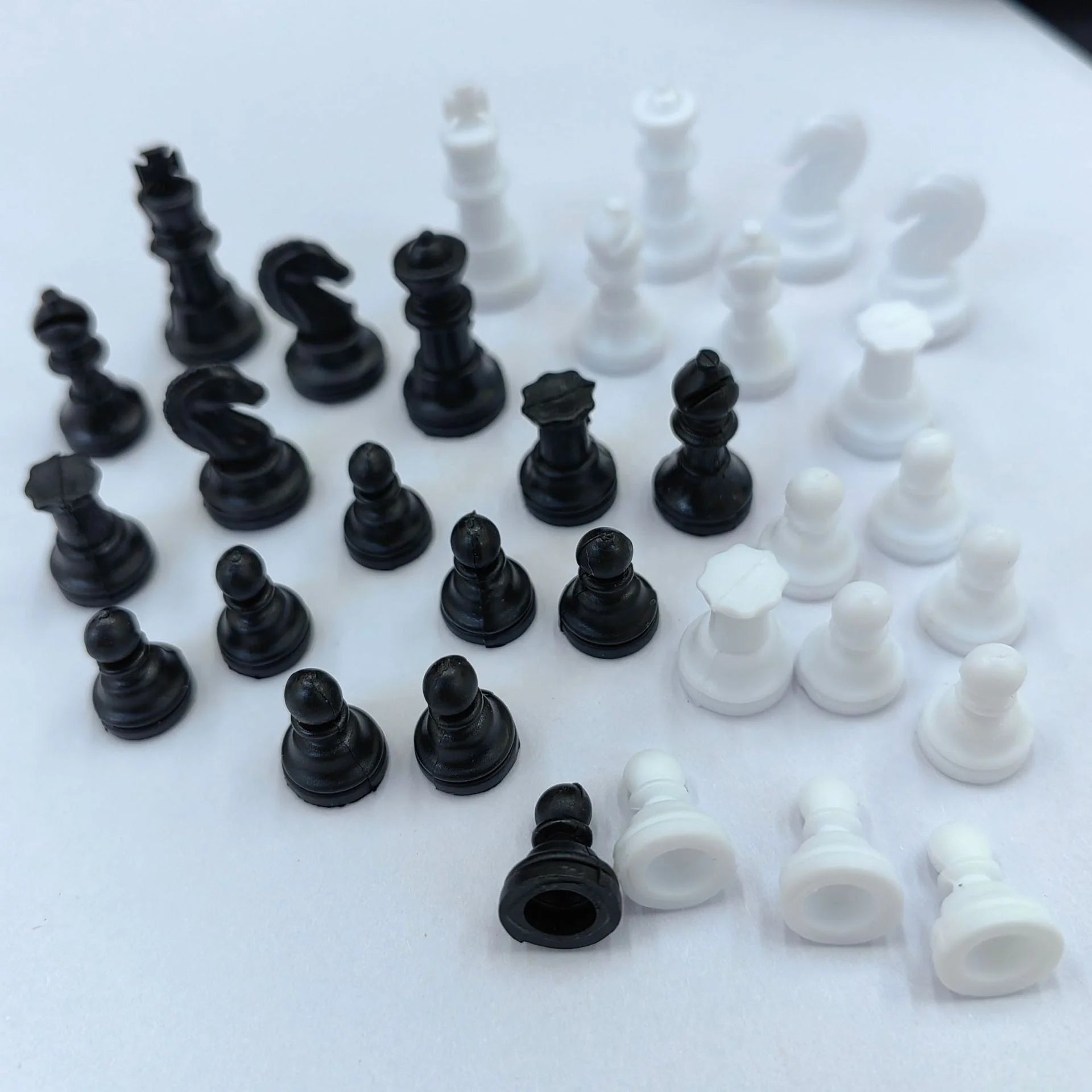 Deskjoy Mini King Tournament 32 Sets Staunton Chess Pieces Durable Plastic Direct From Manufacturer Board Game Accessory