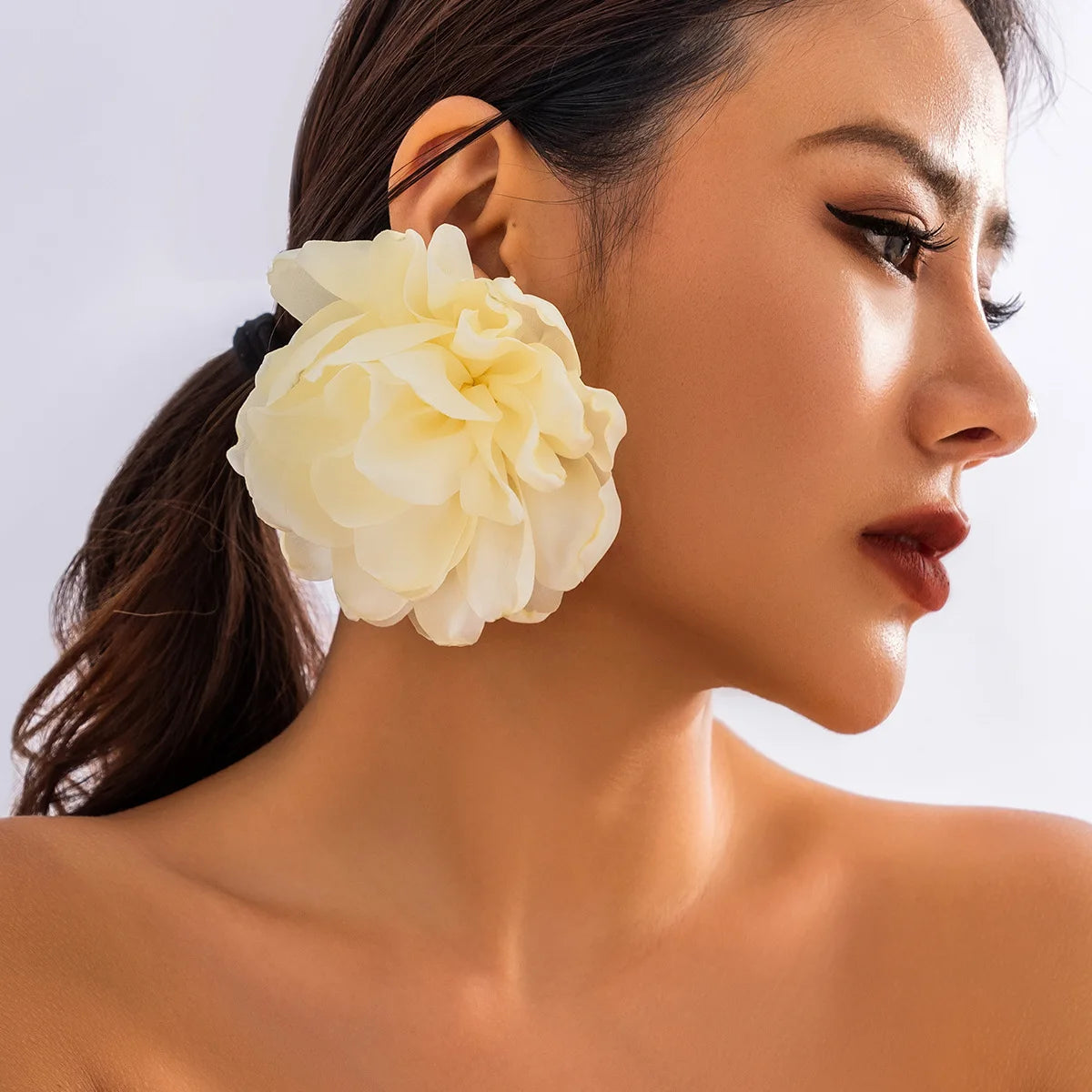 Kaimei New Arrival Summer New Oversize Exaggerated Fabric Large Flower Earring Bohemian Round Big Handmade Flower Earrings