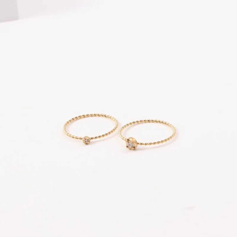 High End 18K Plain Gold 4 Claw Zirconia Dainty Rope Rings Stainless Steel Trendy Simple Gold Plated Jewelry