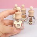 Wholesale 10ml Empty Round Flat Glass Car Perfume Bottle with Clip Wood Cap Car air Freshener Vent Clip Car Perfume Bottle