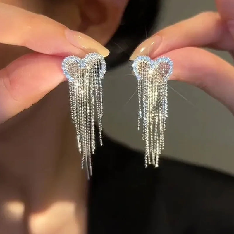 Delicate Crystal CZ Heart Hanging Earrings Micro Inlaid Cubic Zirconia Tassel Heart Shaped Earrings Women
