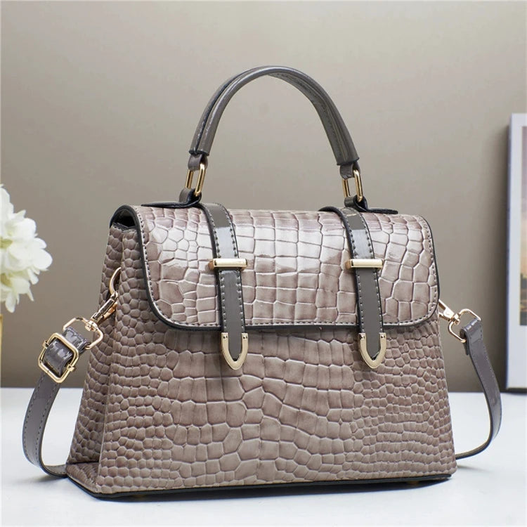 2026 China Wholesale Cute Cheapest Womens Styles Latest Vintage Designer New Color Mini Hand Bags Girls