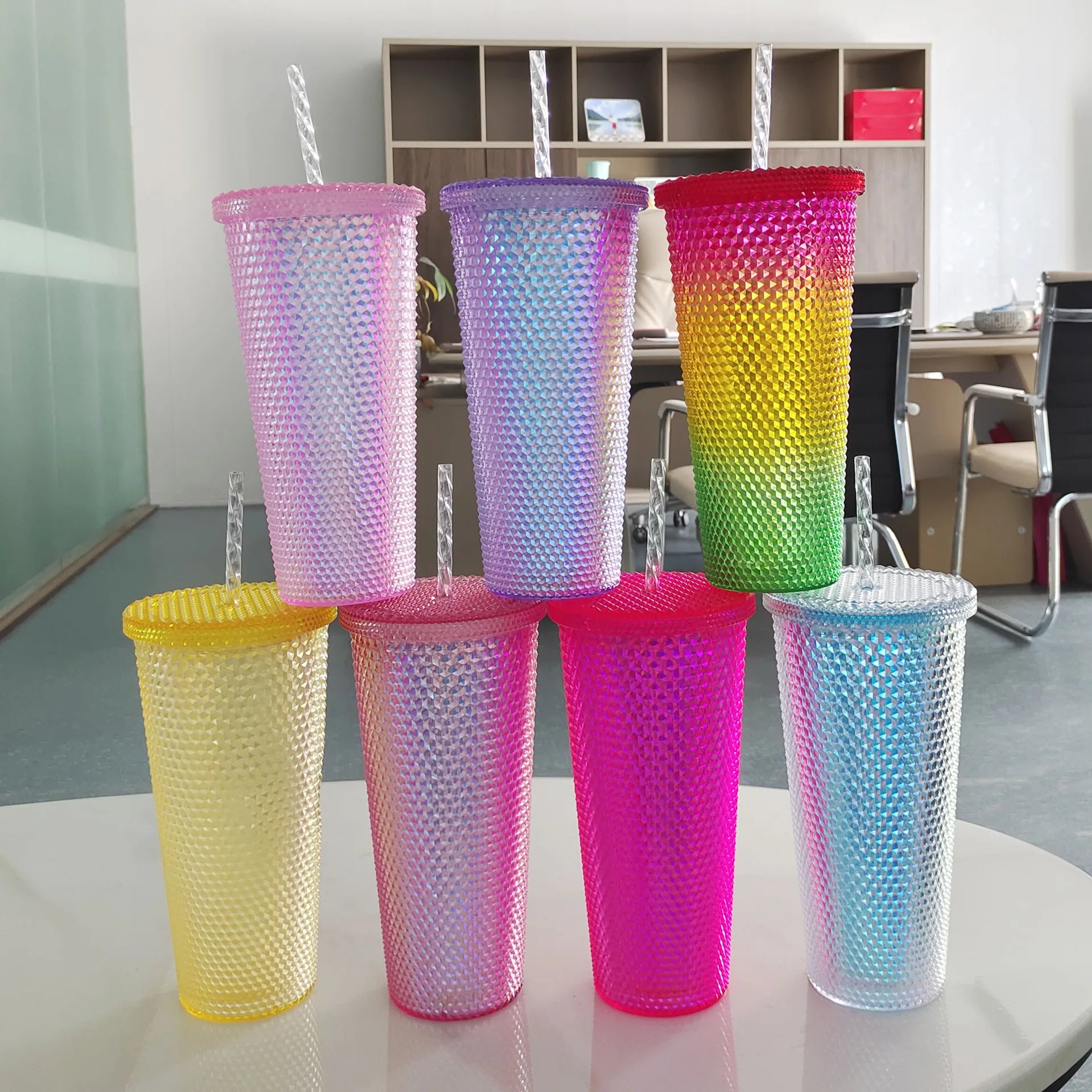 2023 Summer Hot 22oz Colorful Party Club Bling Tumbler Reusable Plastic Water Bottle With Lid & Straw