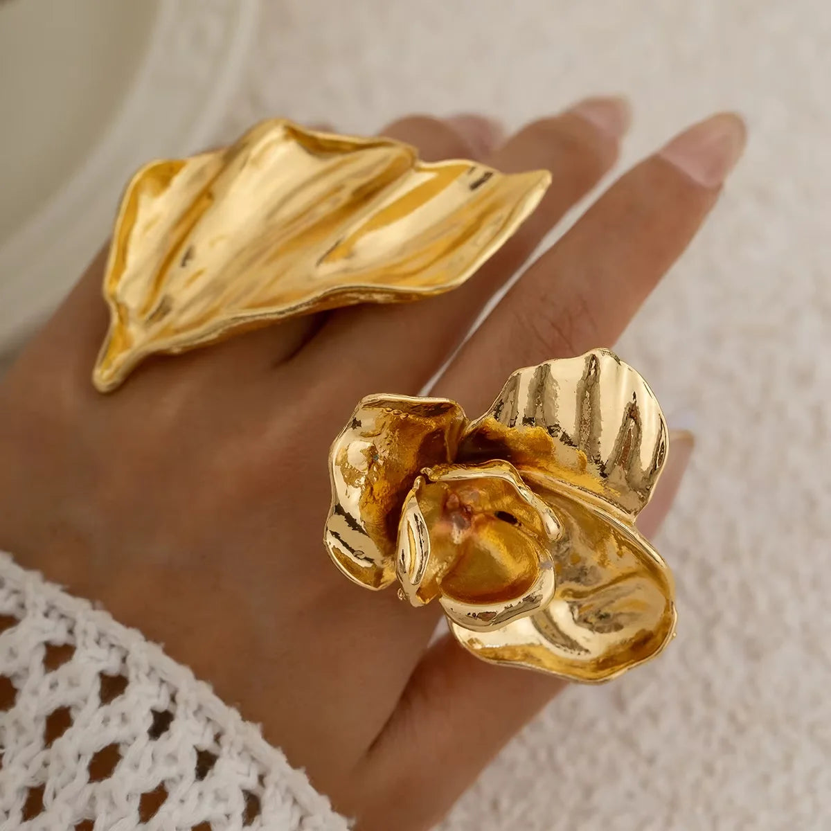 Exaggerated Large Metal Irregular Leaf Flower Ring for Women Elegant Lady Party Stacked Finger Rings Fashion Jewelry Accessories