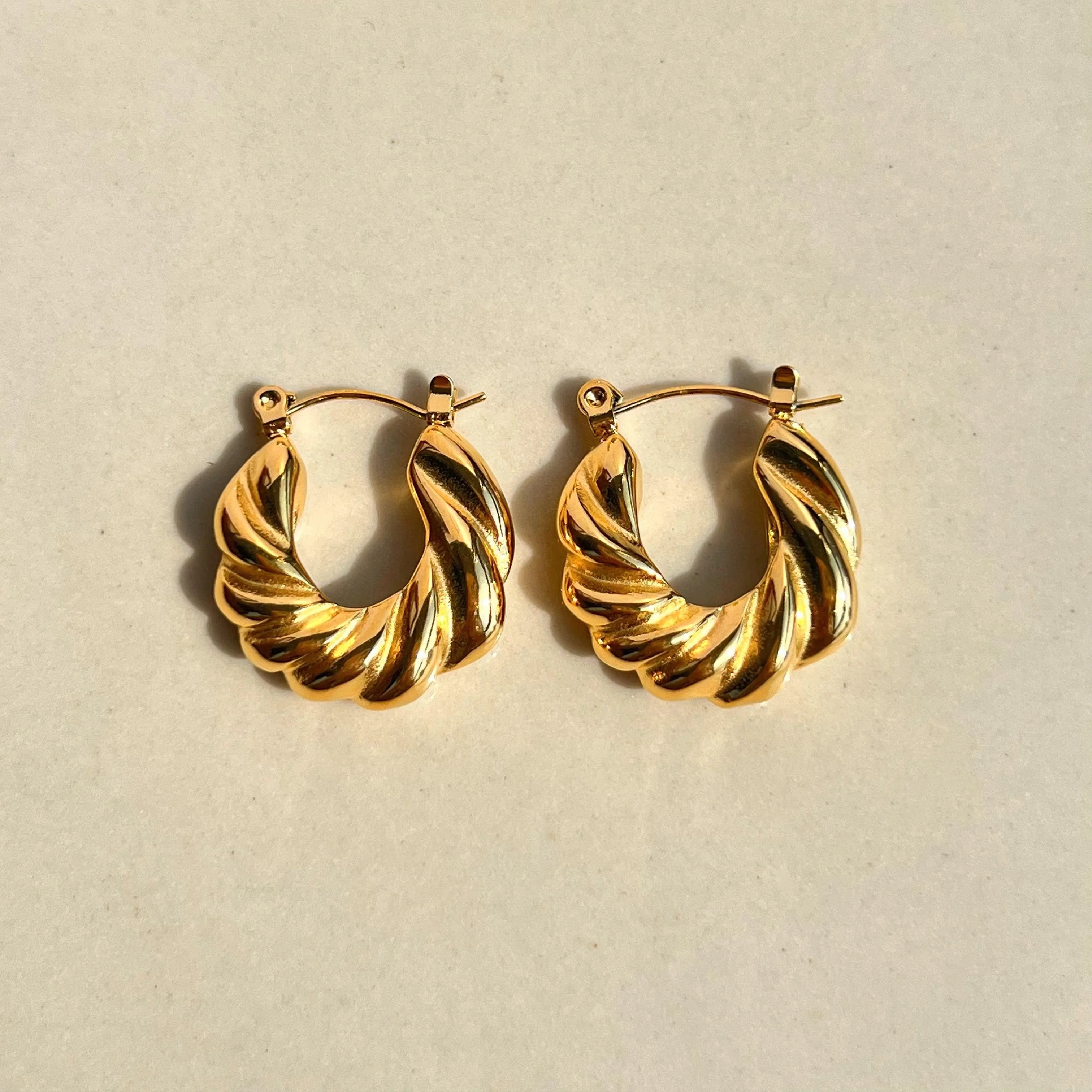 2024 Dazan New 18k Pvd Gold Plated Hypoallergenic 2cm Stainless Steel Tarnish Free Twisted Earrings for Women for Party